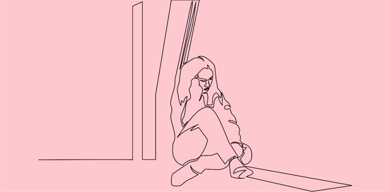 Illustrasjon av en dame som sitter  i en vinduskarm. Hun er litt lei seg.