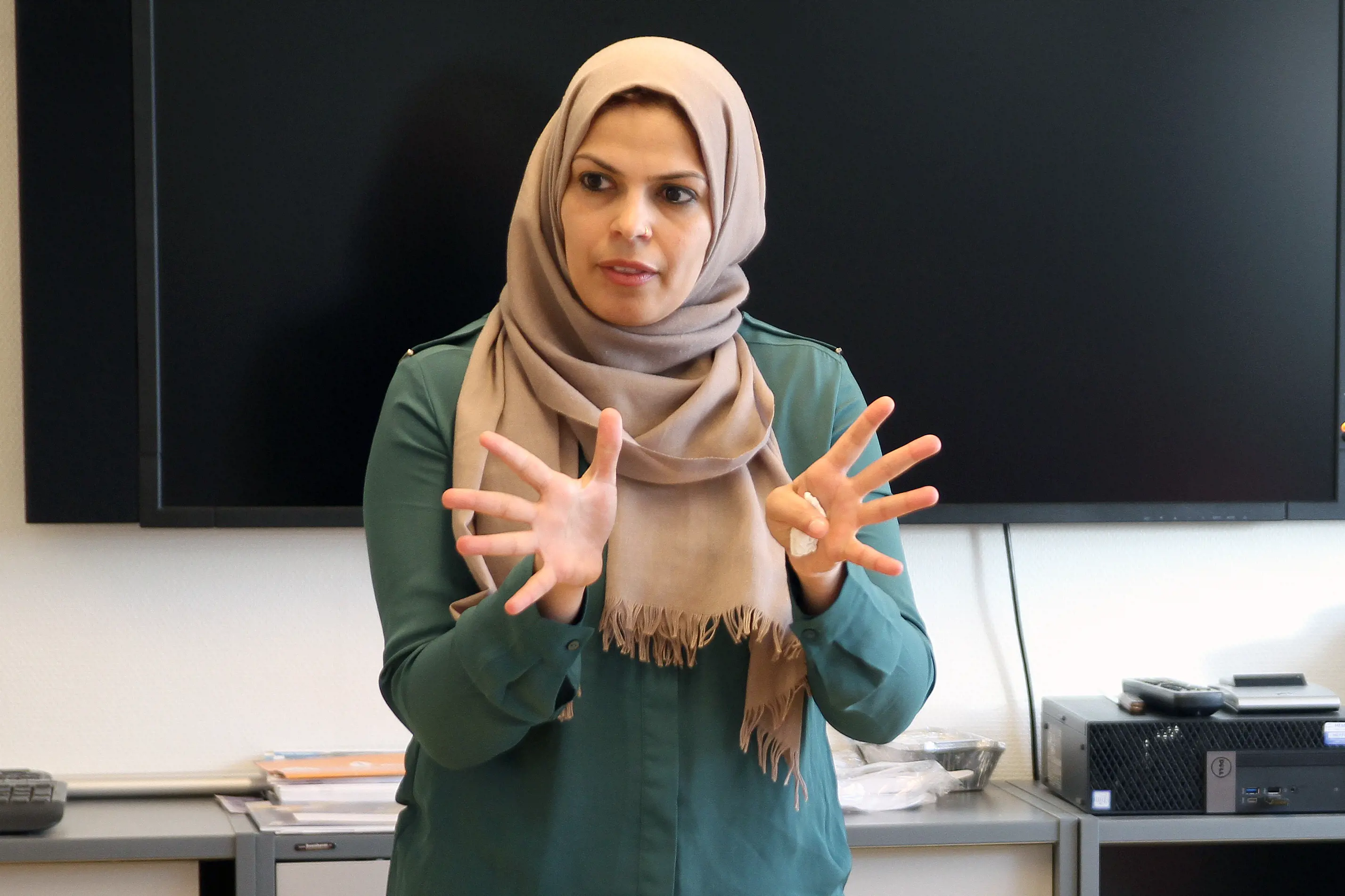 Dalia Noureldin gjestet et lunsjmøte på RSHU på St. Olavs hospital under hospiteringen. Der fortalte hun om sitt arbeid. 