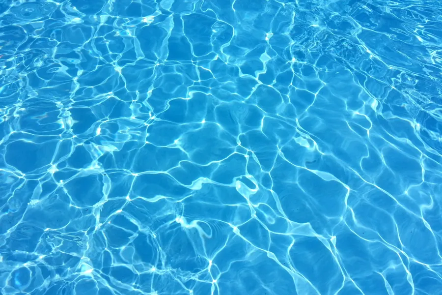Et basseng med vann